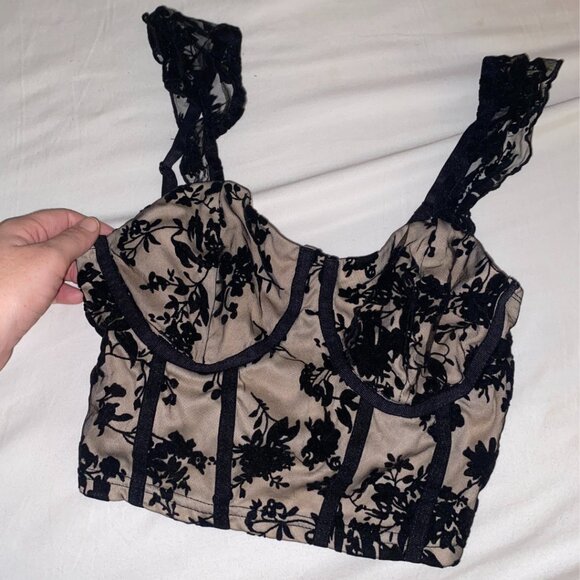 NWOT SHEIN Black and Nude Lace Crop Top - Picture 2 of 4